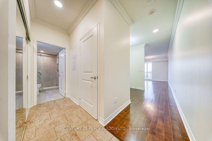 Property Photo: 2885 Bayview Avenue 1320 ON M2K 0A3