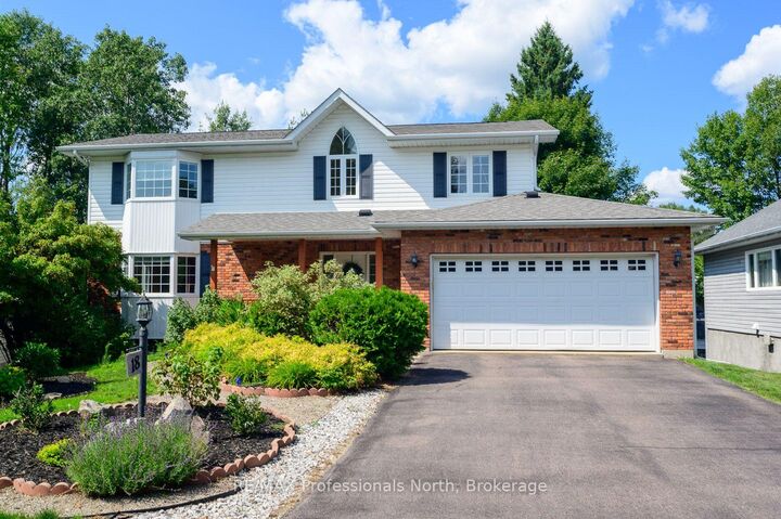 18 Heritage Crescent — photo 1