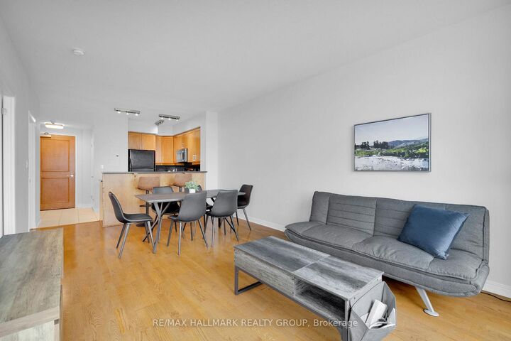 Property Photo: 570 Laurier Avenue W 1604 ON K1R 1C8