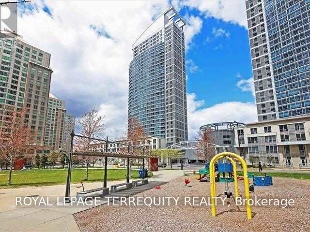 Property Photo:  36 Lee Centre Drive Th108  ON M1H 3K2 
