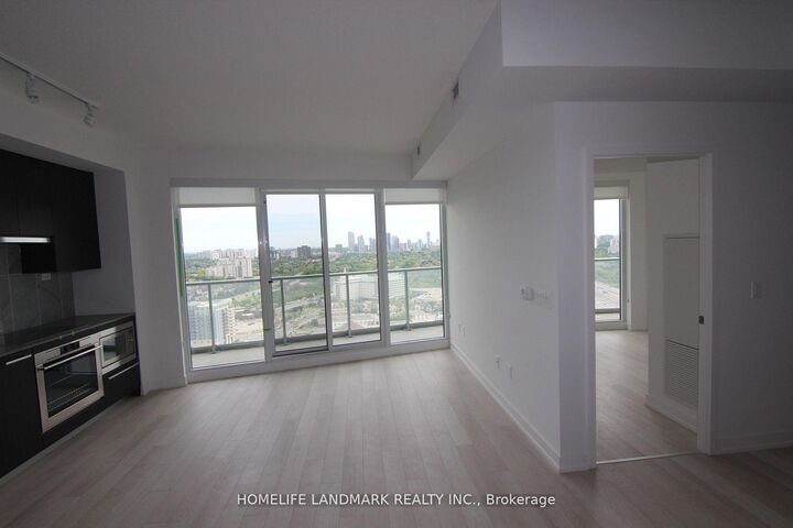 Property Photo:  117 McMahon Drive 2710  ON M2K 0E4 