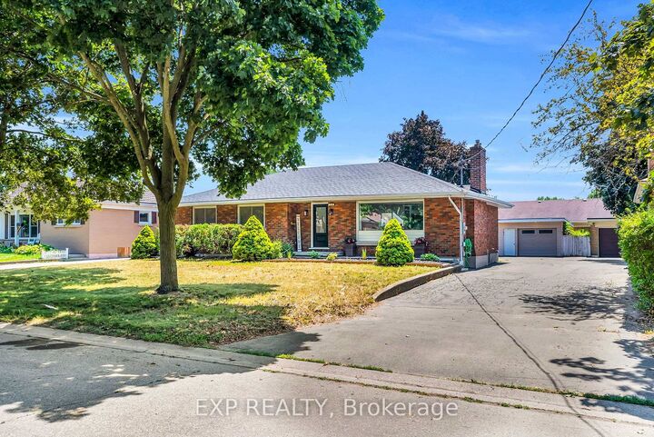 19 Woodman Drive — photo 1