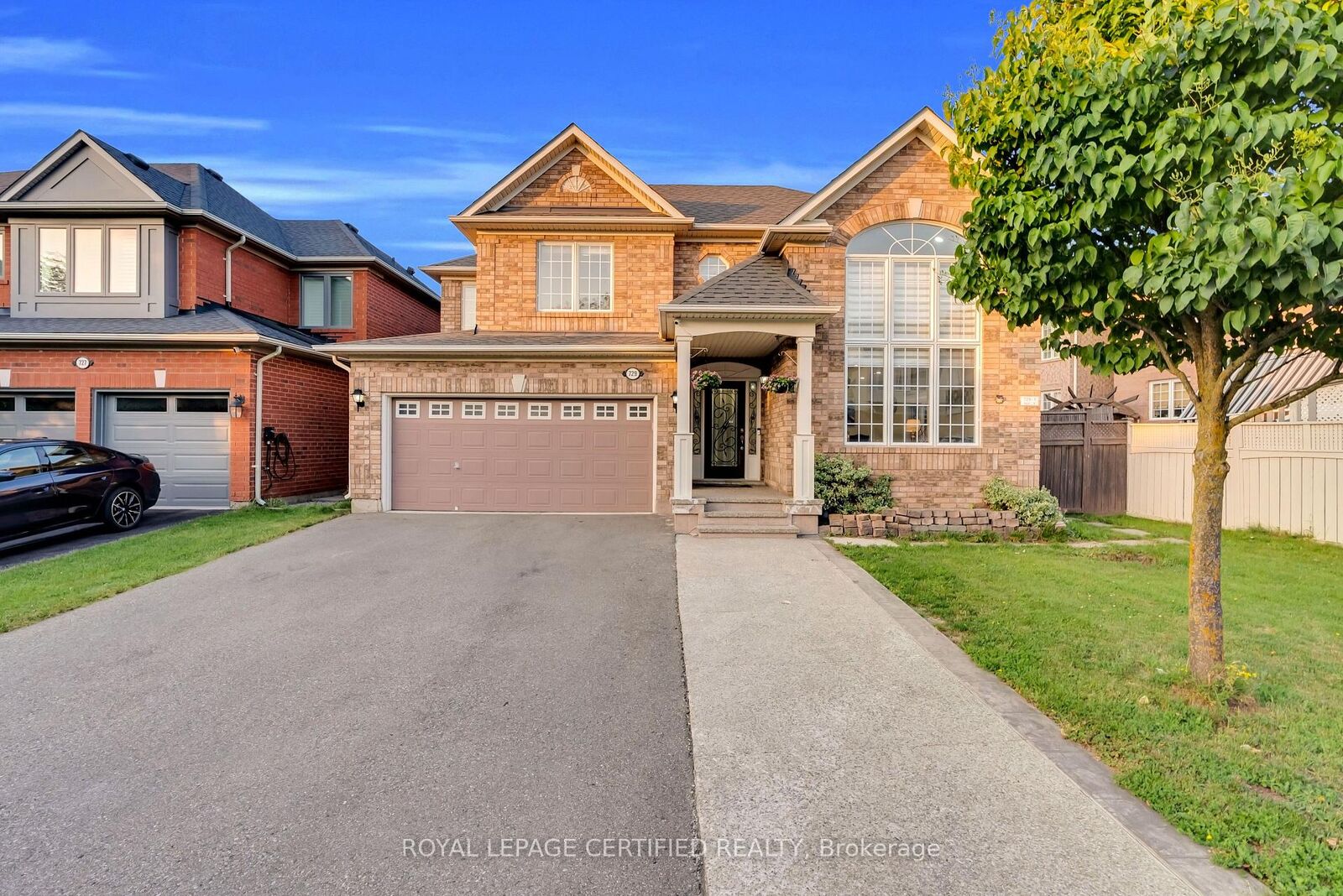 Property Photo: 729 Turrell Crescent ON L9T 5L4