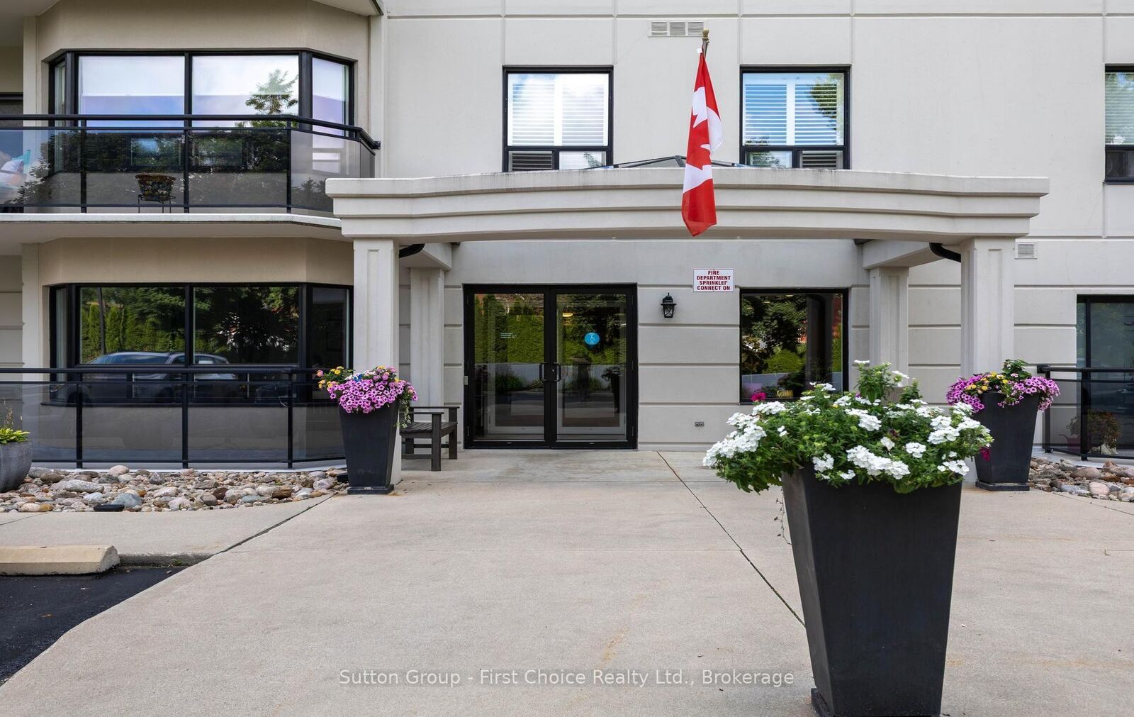 Property Photo:  160 Romeo Street 504  ON N5A 4S9 