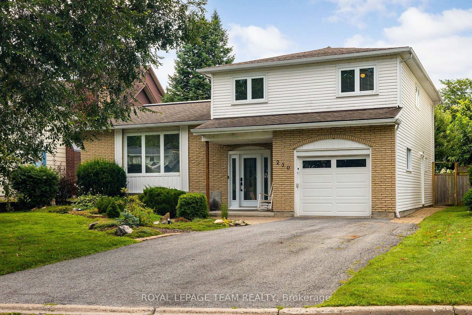 Property Photo: 230 Lincoln Heights Road ON K2B 8A8