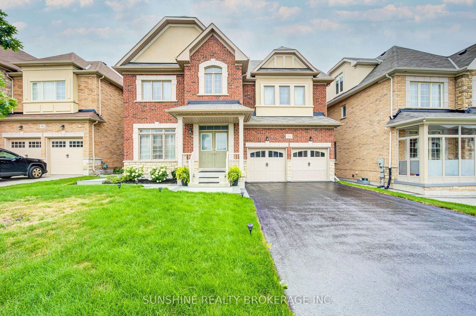Property Photo:  966 Sherman Brock Circle  ON L3X 0G7 