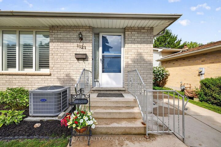 Property Photo:  1121 Gatewood Road  ON N5Y 4Z3 