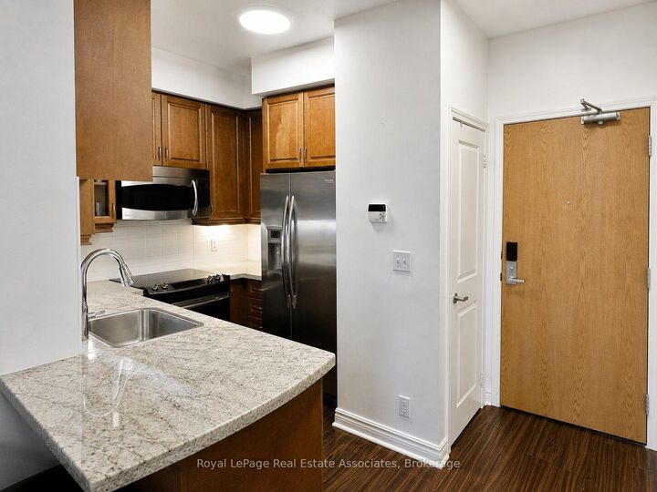 Property Photo: 1910 Lake Shore Boulevard W 1501 ON M6S 1A2