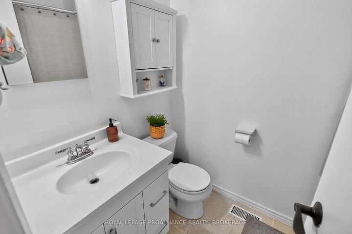 Property Photo: 117 Wycliffe Crescent ON K7K 6B3