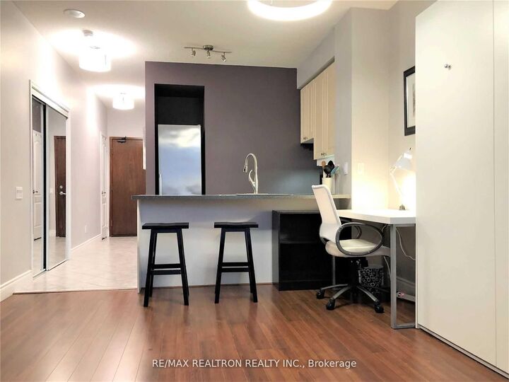 Property Photo:  555 Yonge Street 508  ON M4Y 3A6 