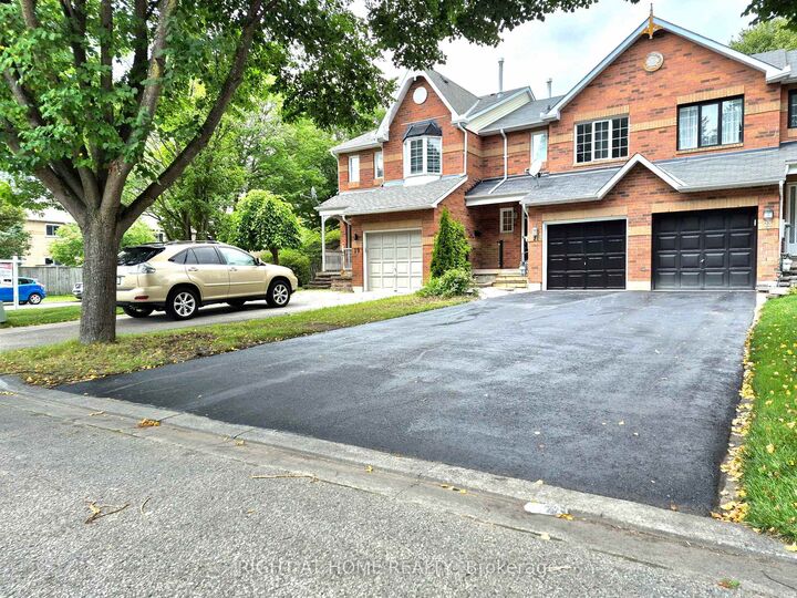 Property Photo:  21 McCullock Crescent  ON L1T 3X1 