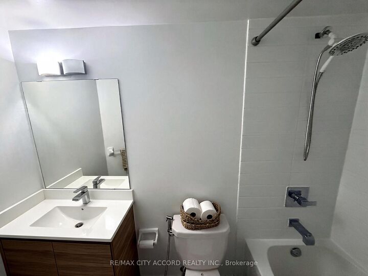 Property Photo: 5740 Yonge Street 507 ON M2M 0B1