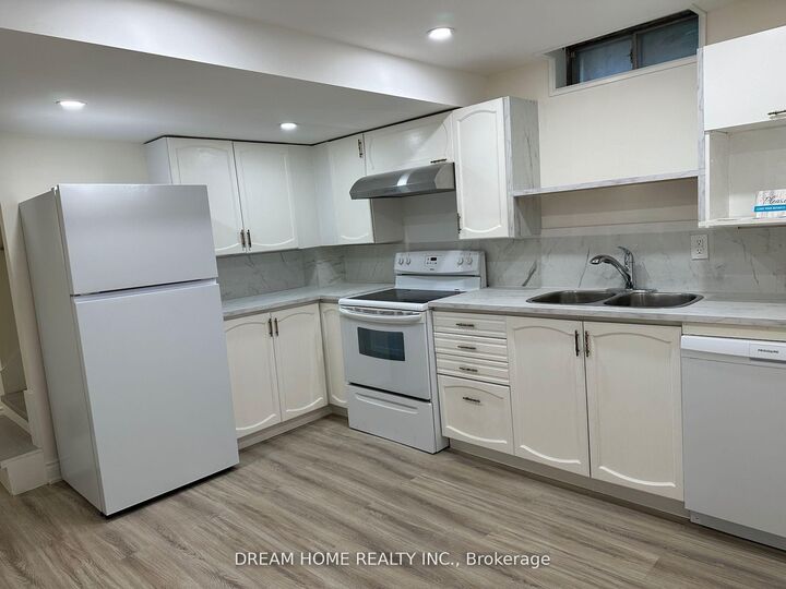Property Photo: 3269 Magwood Road Lower ON L5L 5G6