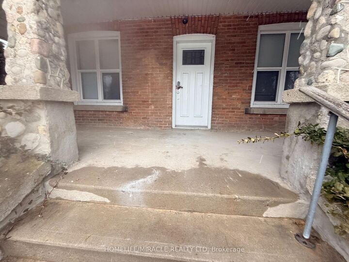 Property Photo:  201 Grand Avenue  ON N7L 1C2 