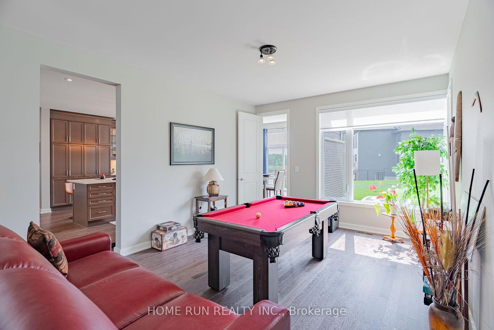 Property Photo: 451 Longworth Avenue ON K1T 0T7