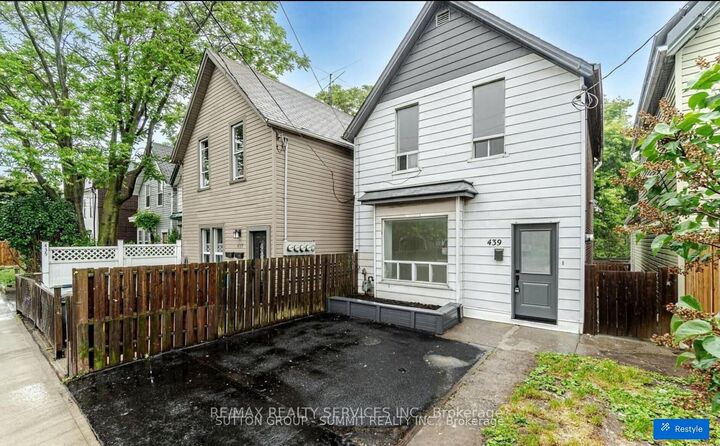 Property Photo: 439 Ferguson Avenue N ON L8L 4Z1