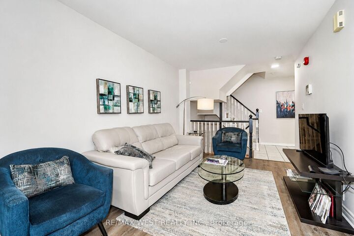 Property Photo:  108 Finch Avenue W D11  ON M2N 6W6 