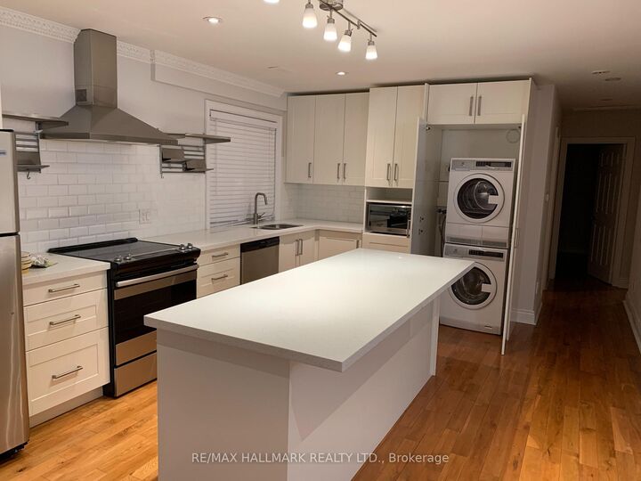 Property Photo: 6 Griggsden Avenue ON M9P 2Z5