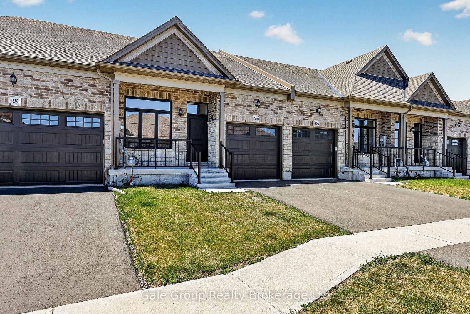Property Photo:  804 Garden Court Crescent  ON N4T 0A3 