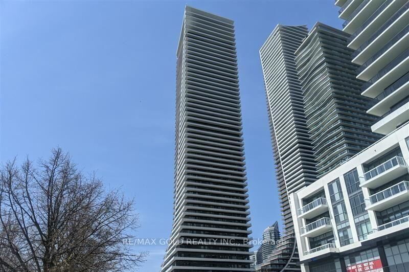 Property Photo:  20 Shore Breeze Drive 3803  ON M8V 0J1 
