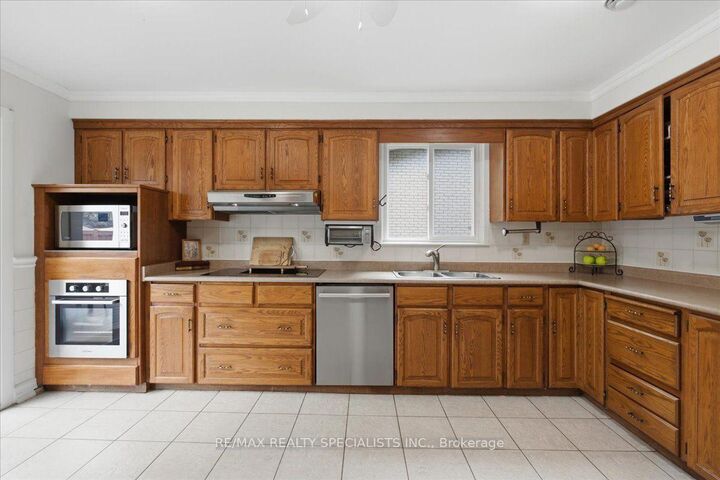 Property Photo: 1273 Winding Trail ON L4Y 2T9