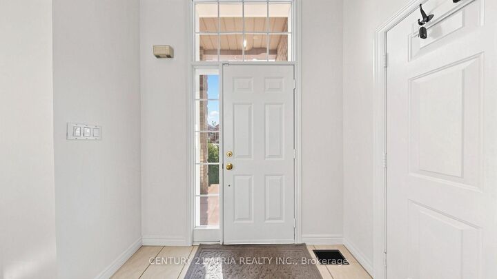 Property Photo: 102 Huntington Crescent ON L1E 3C5