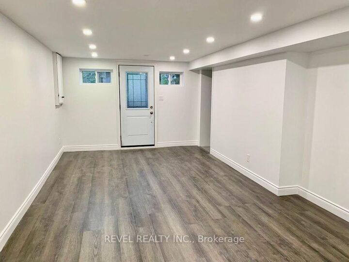 Property Photo:  636 Scarlett Road S Lower  ON M9P 2S9 