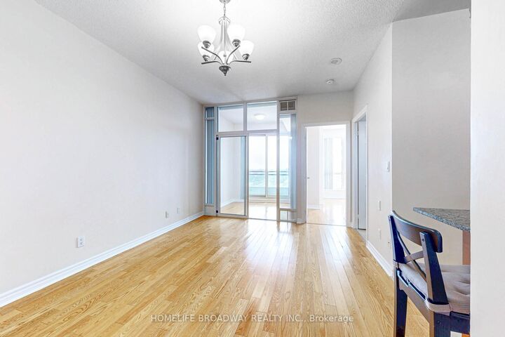 Property Photo:  18 Holmes Avenue 2215  ON M2N 0E1 