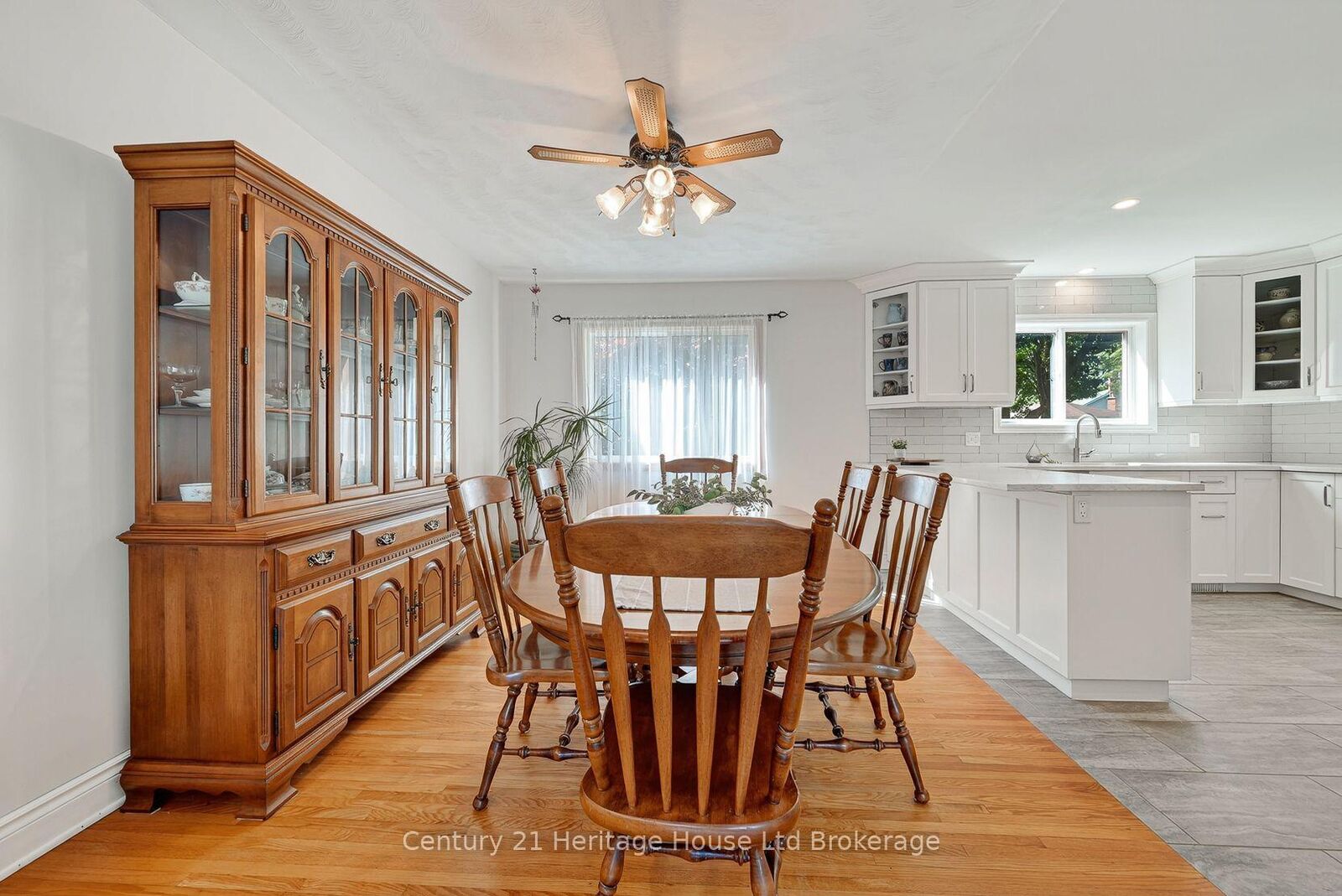 Property Photo: 812 Hughson Street ON N4S 4P7