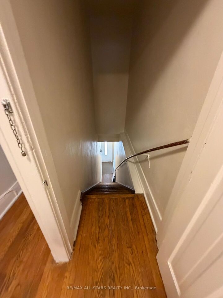 Property Photo:  559A Mount Pleasant Road  ON M4S 2M5 