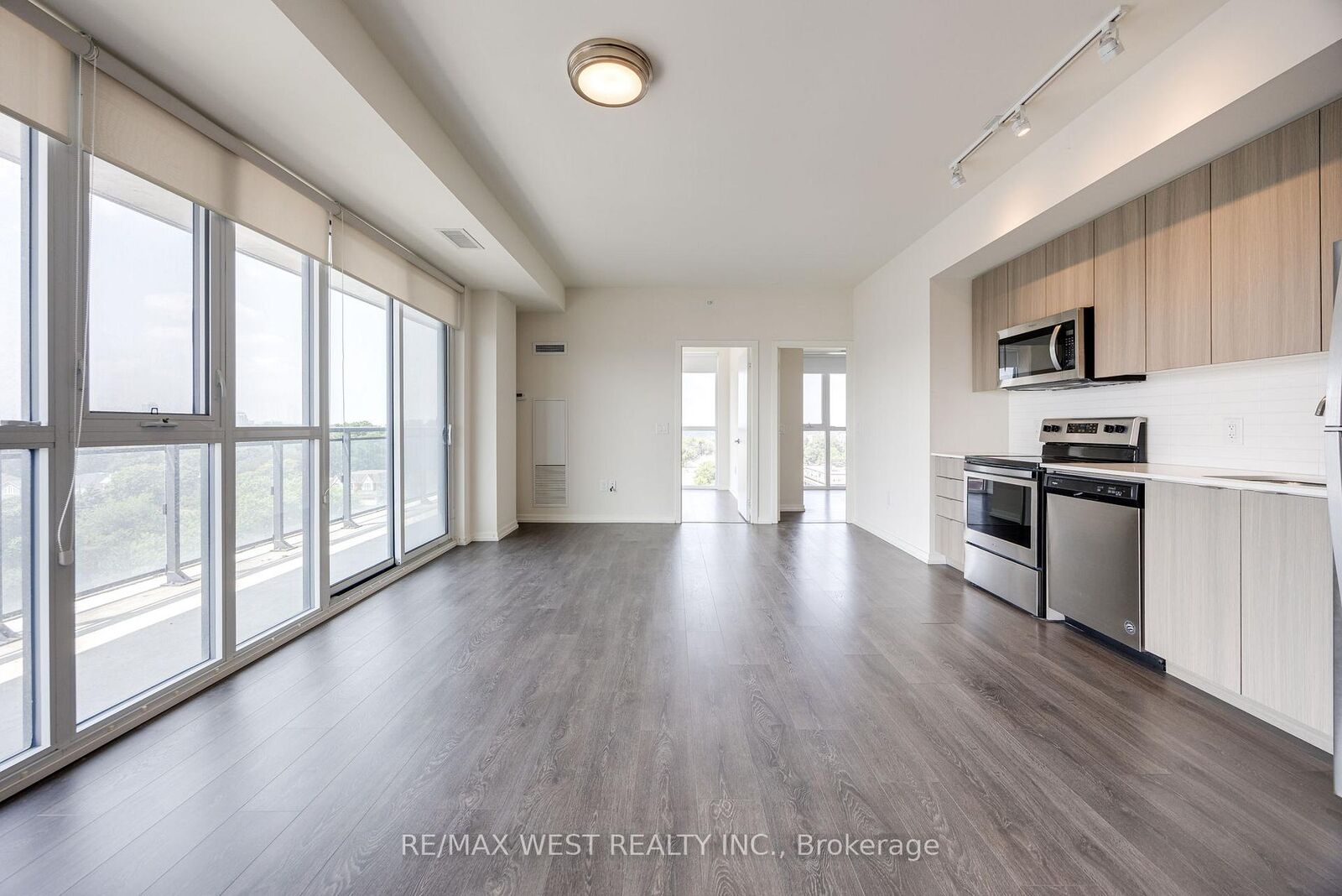 Property Photo:  3237 Bayview Avenue 902  ON M2K 2J7 