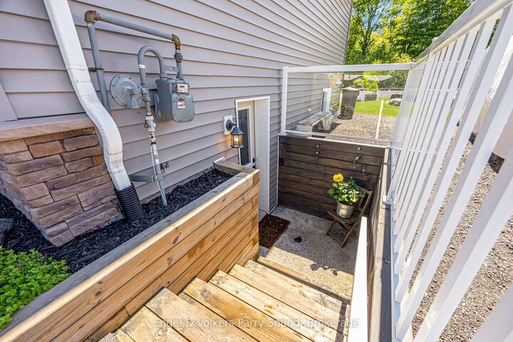 Property Photo:  6 Lawrence Street B  ON P2A 2E2 