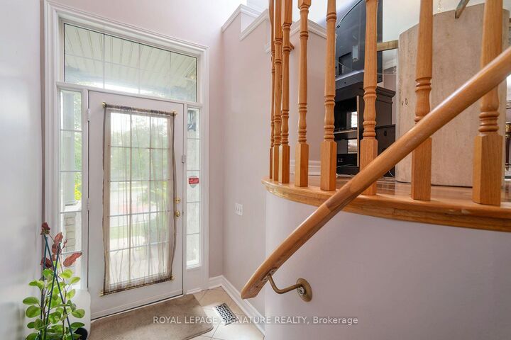 Property Photo: 469 Bristol Road W ON L5R 4G2