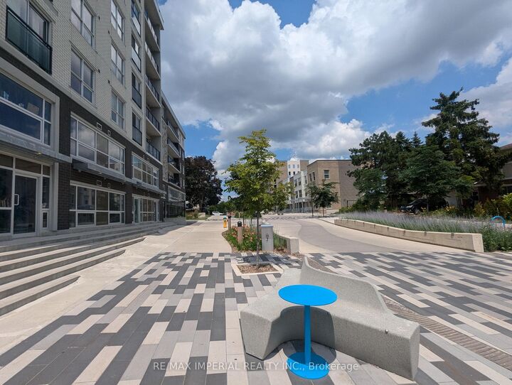 Property Photo:  275 Larch Street B610  ON N2L 3R2 