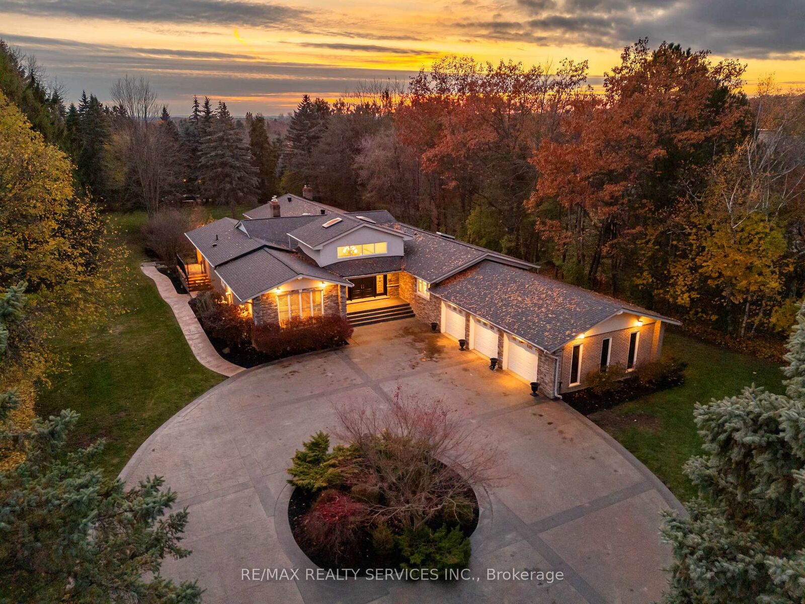 Property Photo: 546 Conservation Drive ON L6Z 0B8