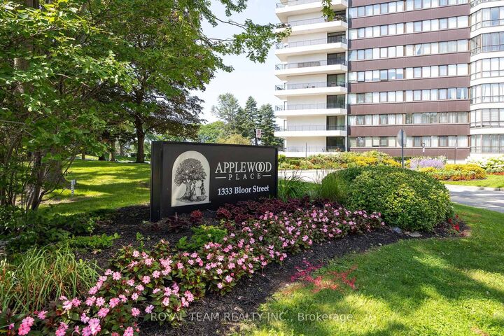 1333 Bloor Street 2004 — photo 1