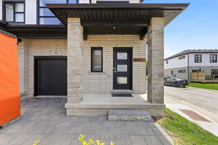 Property Photo:  2700 Buroak Drive 85  ON N6G 0X4 