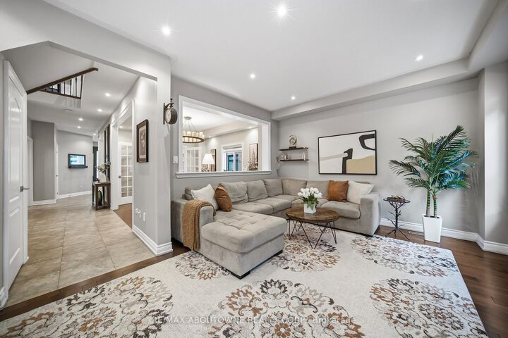 Property Photo: 3408 Hideaway Place ON L5M 0A7