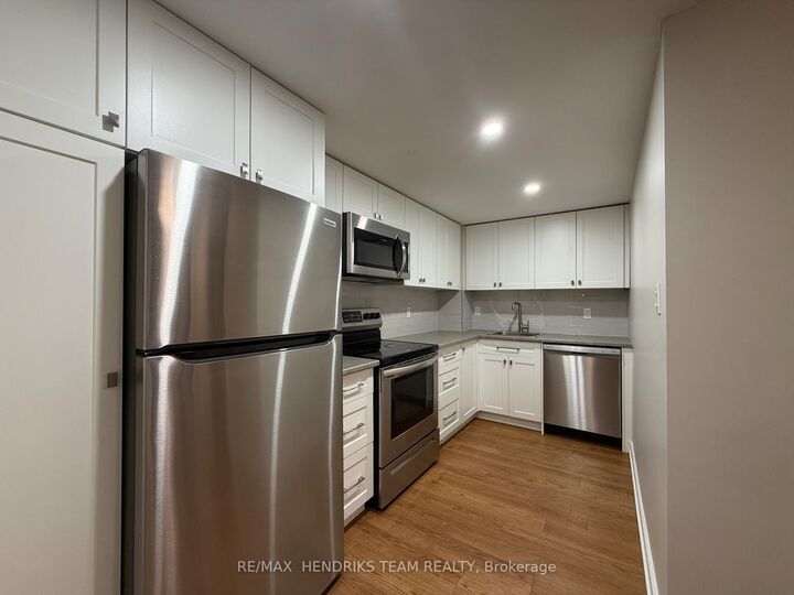 Property Photo:  234 Oakdale Avenue 210  ON L2P 2K6 