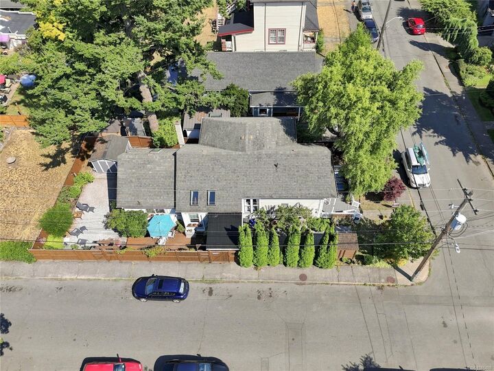 Property Photo: 1272 Centre Rd BC V8T 1K3