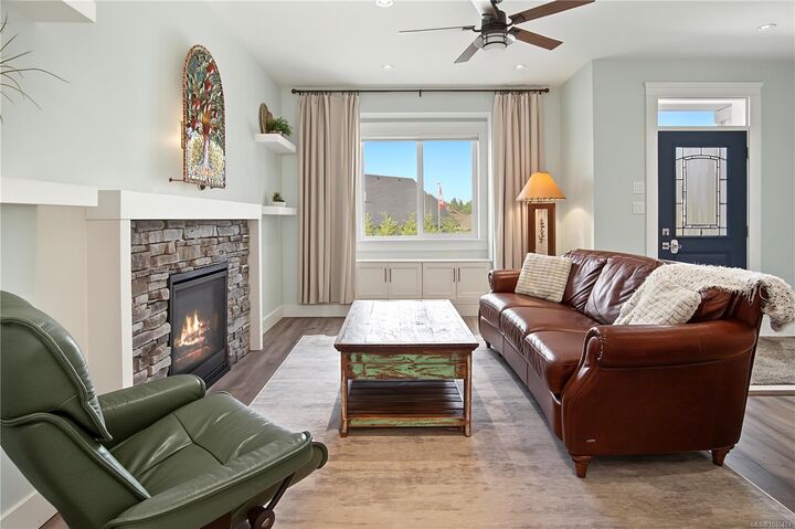 Property Photo: 743 Briarwood Dr BC V9P 0G5