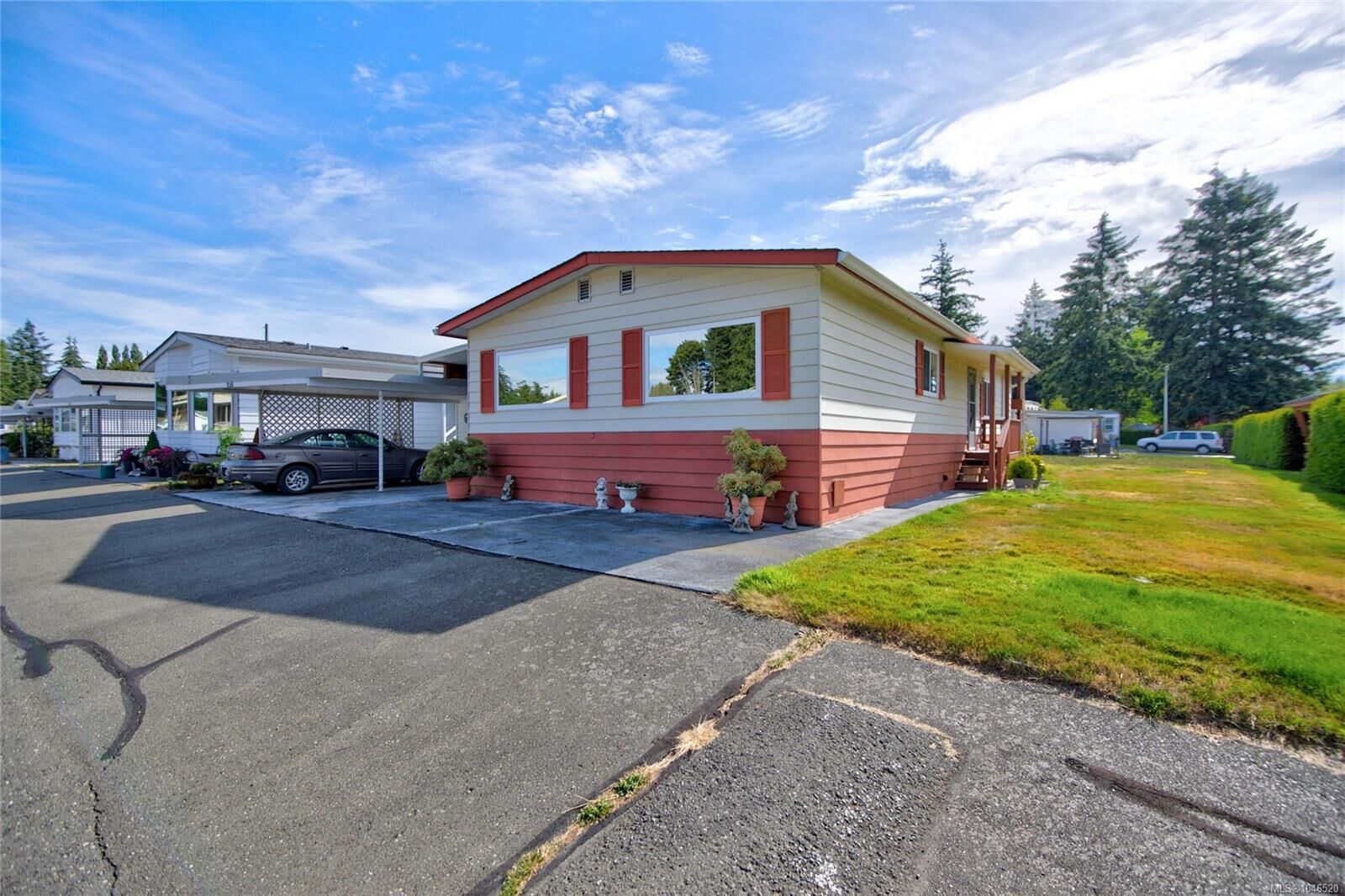 Property Photo: 1240 Wilkinson Rd #21 BC V9M 3X8