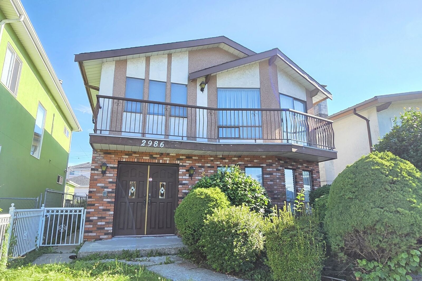 Property Photo: 2986 E 3rd Avenue BC V5M 1H8