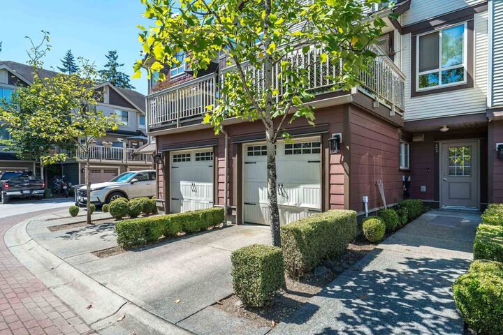 19560 68 Avenue 32 — photo 1