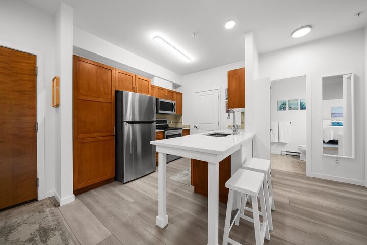 Property Photo:  33318 E Bourquin Crescent 418  BC V2S 0A6 