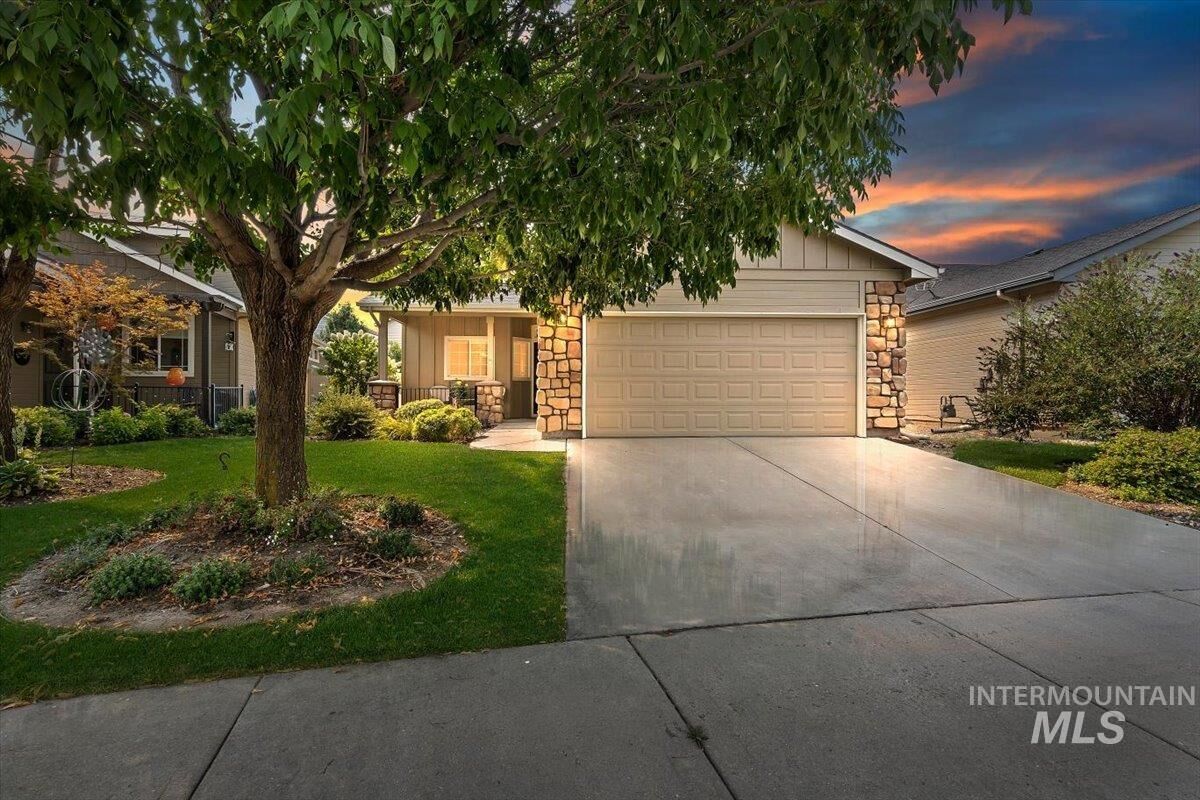 Property Photo:  2227 S Blackspur Way  ID 83642 