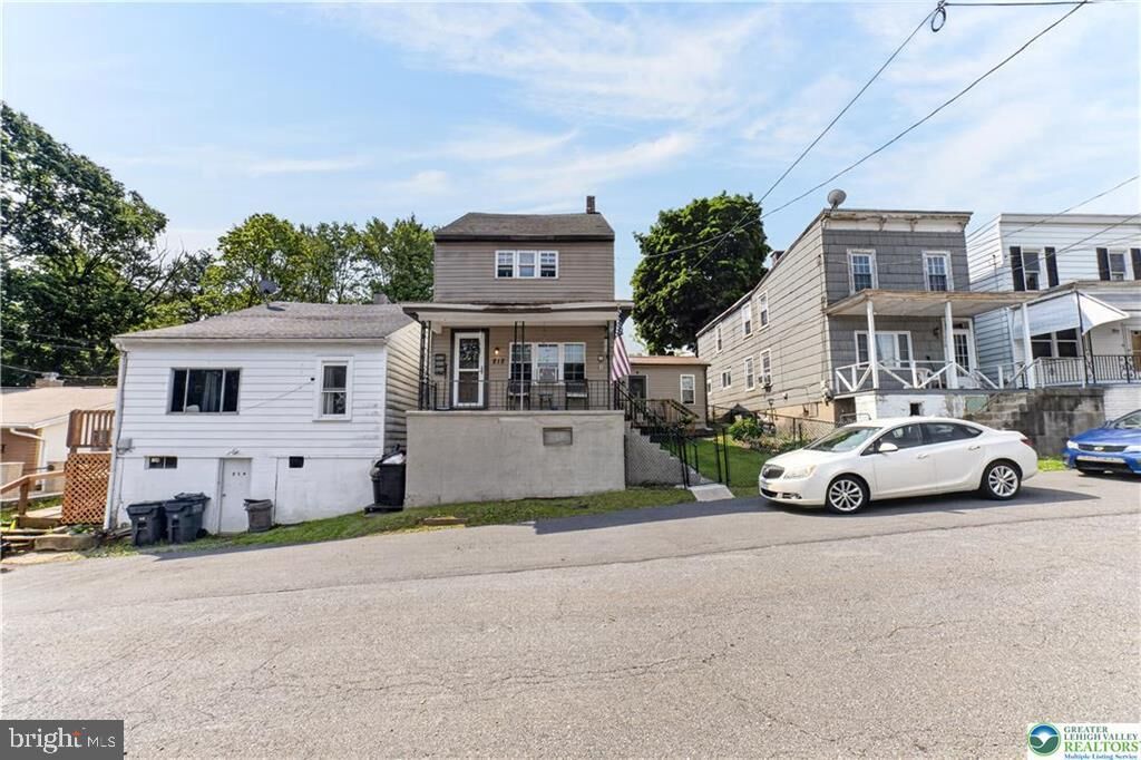 Property Photo: 212 W Walnut Street PA 17901