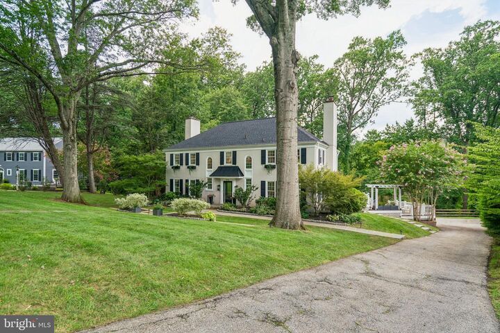 Property Photo: 1536 Monticello Drive PA 19035