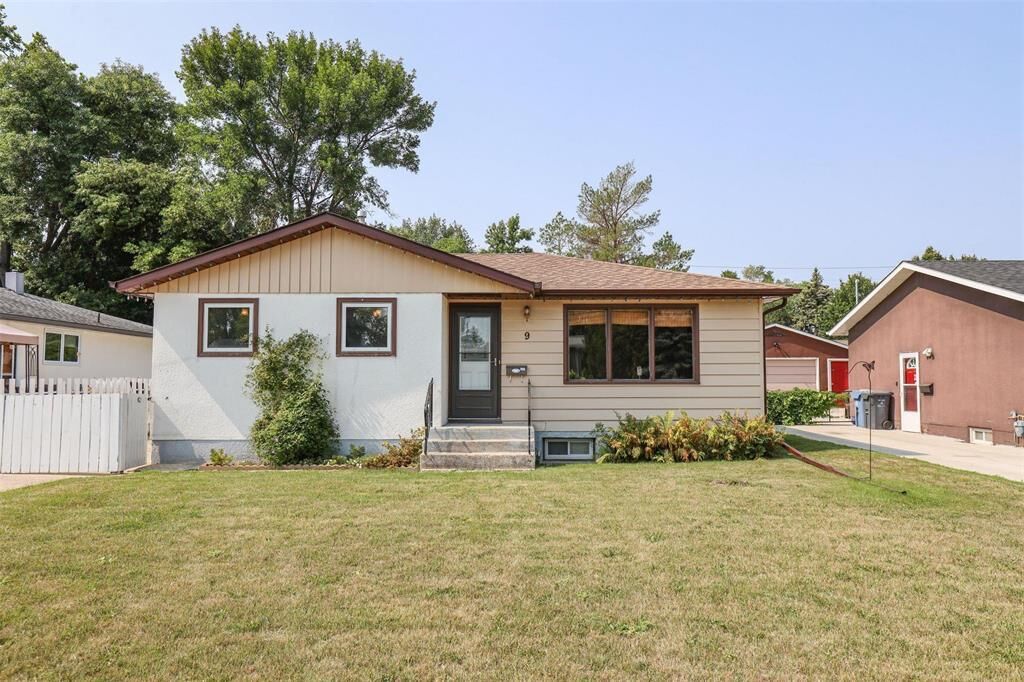 Property Photo:  9 St Pierre Street  MB R3V 1J3 