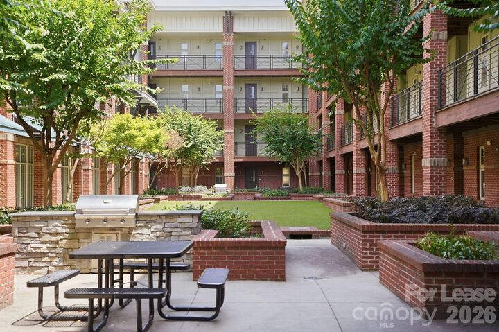 Property Photo:  1101 W 1st Street 418  NC 28202 